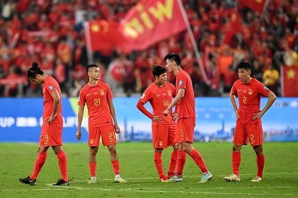 国足衰败的原因主要是什么？