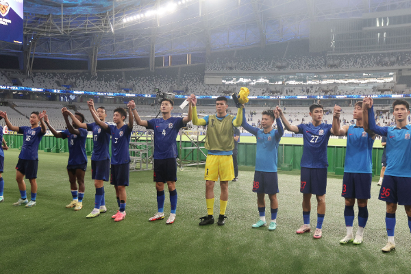 上海申花成功反超上海海港占据积分榜首位
